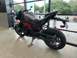 2025 Kawasaki Z900 (ZR900) BLACK