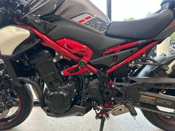 2025 Kawasaki Z900 (ZR900) BLACK