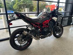 2025 Kawasaki Z900 (ZR900) BLACK
