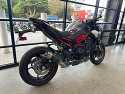 2025 Kawasaki Z900 (ZR900) BLACK