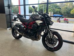 2025 Kawasaki Z900 (ZR900) BLACK