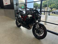 2025 Kawasaki Z900 (ZR900) BLACK