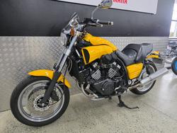 2006 Yamaha 2006 Yamaha 1200cc VMAX YELLOW