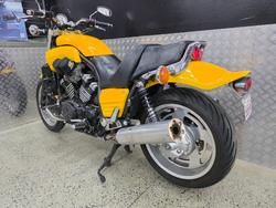 2006 Yamaha 2006 Yamaha 1200cc VMAX YELLOW