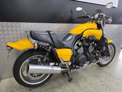 2006 Yamaha 2006 Yamaha 1200cc VMAX YELLOW
