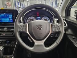 2023 Suzuki
                S-Cross GLX