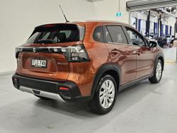 2023 Suzuki
                S-Cross GLX