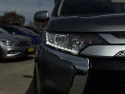 2018 Mitsubishi
Outlander ES