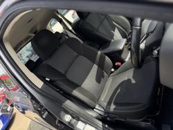 2018 Mitsubishi
Outlander ES