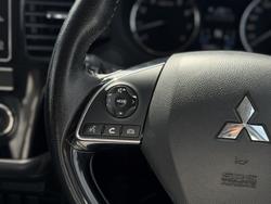 2018 Mitsubishi
Outlander ES