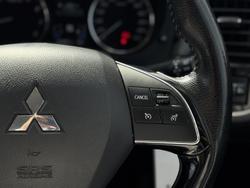 2018 Mitsubishi
Outlander ES