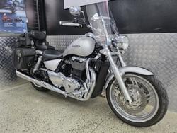 2010 Triumph THUNDERBIRD BLACK
