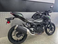 2024 Kawasaki Z500 BLACK