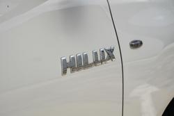 2018 Toyota Hilux Workmate TGN121R 4x2 Glacier White