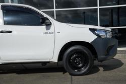 2018 Toyota Hilux Workmate TGN121R 4x2 Glacier White