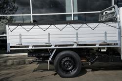 2018 Toyota Hilux Workmate TGN121R 4x2 Glacier White