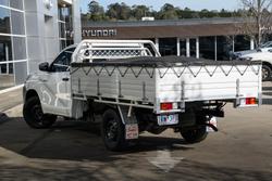 2018 Toyota Hilux Workmate TGN121R 4x2 Glacier White