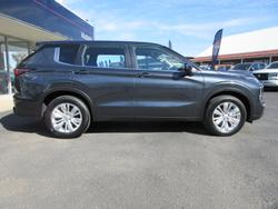 2025 Mitsubishi Outlander ES