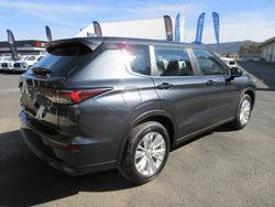 2025 Mitsubishi Outlander ES