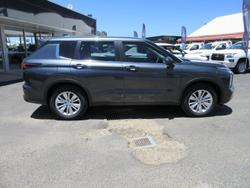 2025 Mitsubishi Outlander ES