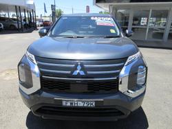 2025 Mitsubishi Outlander ES