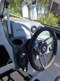 2025 QUINTREX 430 Fishabout Pro