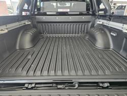 2025 Nissan
                Navara PRO-4X