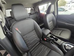 2025 Nissan
                Navara PRO-4X
