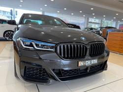 2022 BMW
                5 Series M550i xDrive