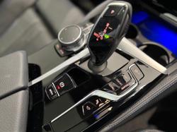 2022 BMW
                5 Series M550i xDrive