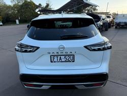 2025 Nissan QASHQAI Ti-L J12 MY25 Pearl White with Onyx Black Roof