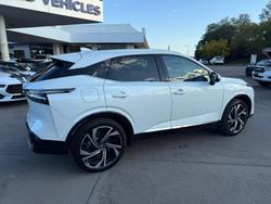 2025 Nissan QASHQAI Ti-L J12 MY25 Pearl White with Onyx Black Roof