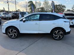 2025 Nissan QASHQAI Ti-L J12 MY25 Pearl White with Onyx Black Roof