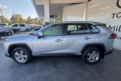2022 Toyota
                RAV4 GX