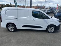 2024 Peugeot Partner Premium