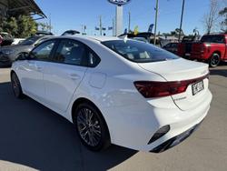 2024 Kia Cerato Sport+ BD MY24 Clear White