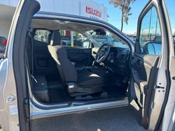 2025 Isuzu D-MAX SX MY24 4X4 Dual Range Mercury Silver