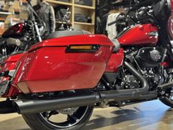 2025 HARLEY-DAVIDSON STREET GLIDE 117 (FLHX) ROAD RED
