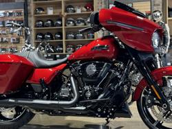 2025 HARLEY-DAVIDSON STREET GLIDE 117 (FLHX) ROAD RED