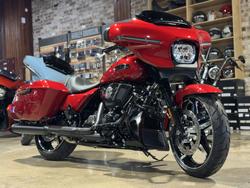 2025 HARLEY-DAVIDSON STREET GLIDE 117 (FLHX) ROAD RED