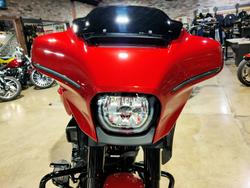 2025 HARLEY-DAVIDSON STREET GLIDE 117 (FLHX) ROAD RED