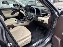 2023 Toyota Kluger Grande