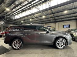 2023 Toyota Kluger Grande