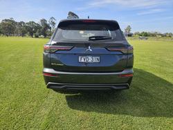2025 Mitsubishi Outlander ES ZM MY24 Graphite Grey