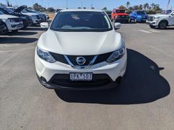 2017 Nissan
                QASHQAI ST