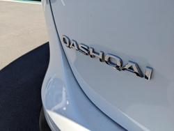 2017 Nissan
                QASHQAI ST