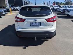 2017 Nissan
                QASHQAI ST