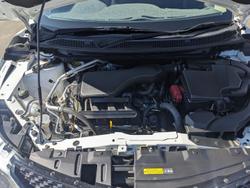 2017 Nissan
                QASHQAI ST