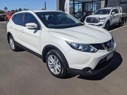 2017 Nissan
                QASHQAI ST