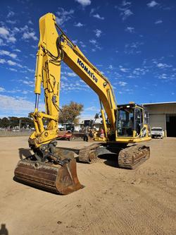 2014 Komatsu Hb 205 Yellow